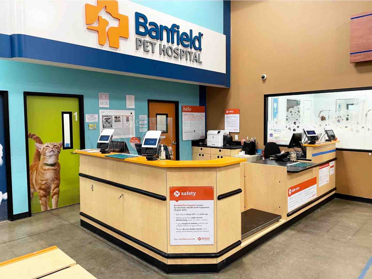 The front desk at the Banfield Pet Hospital