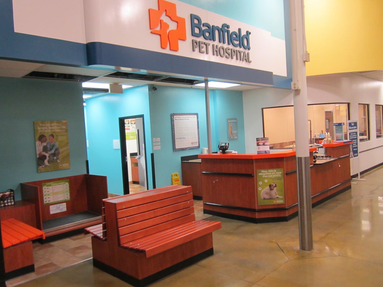 ASP_002 The Banfield Altamonte Springs front lobby