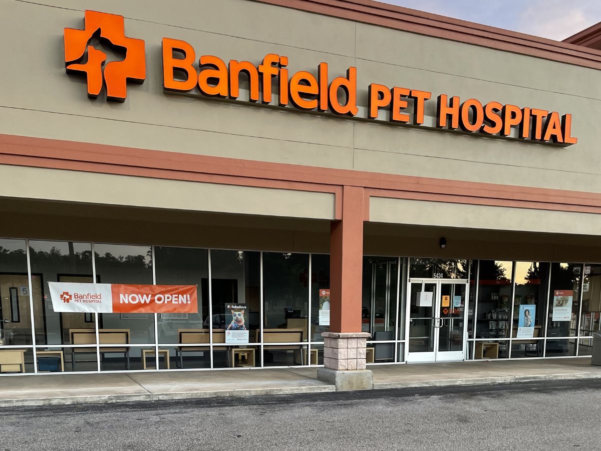 The Banfield Pet Hospital Wesley Chapel exterior