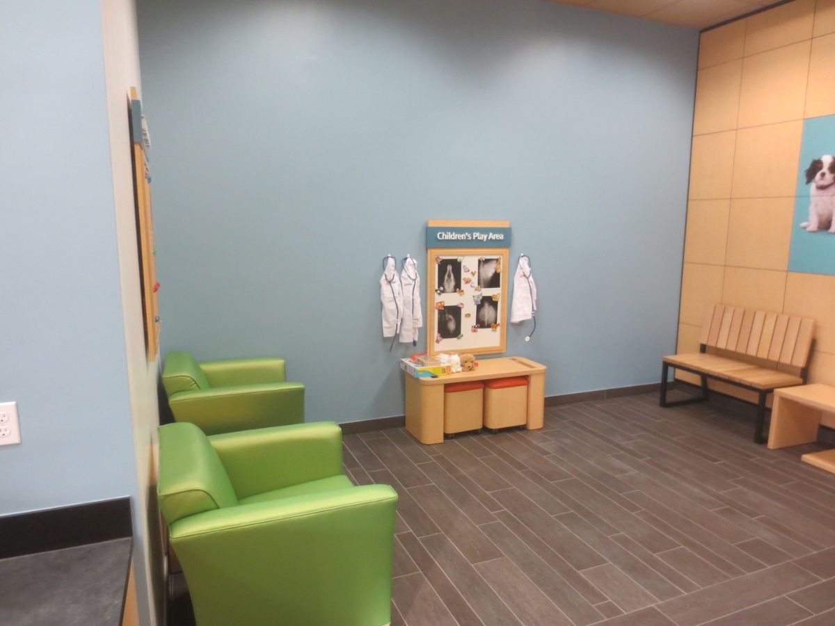 The Banfield Glendale hospital waiting area