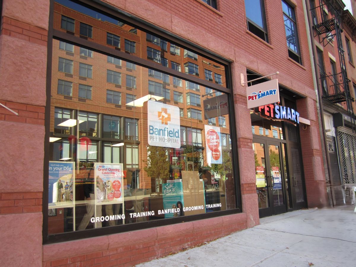 The Banfield - Brooklyn hospital front door and front exterior