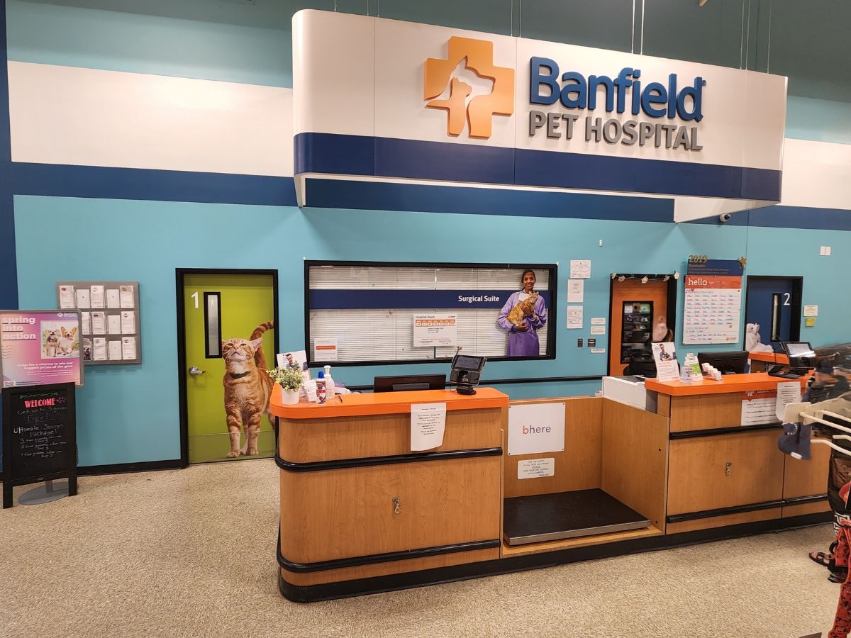 The front desk at the Manahawkin Banfield hospital