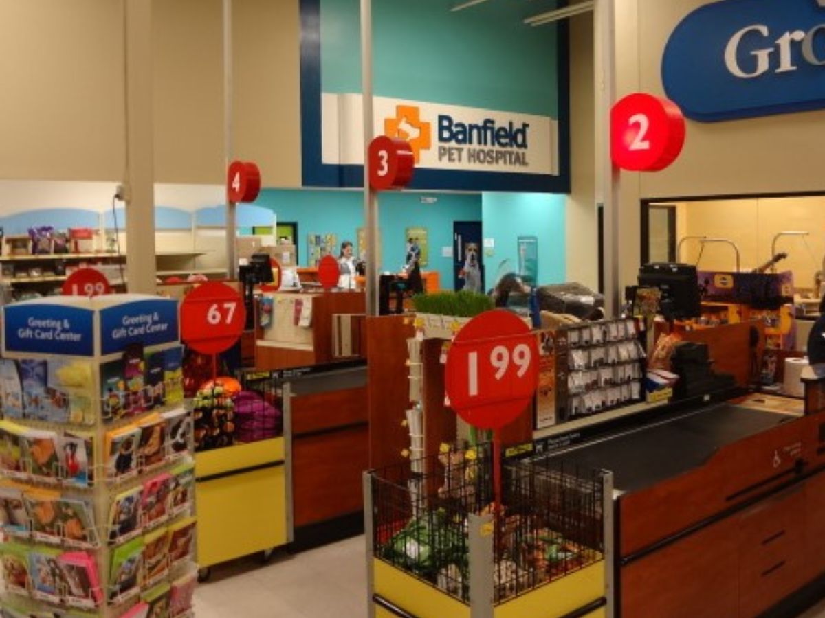 The PetSmart - Princeton register and Banfield hospital front desk