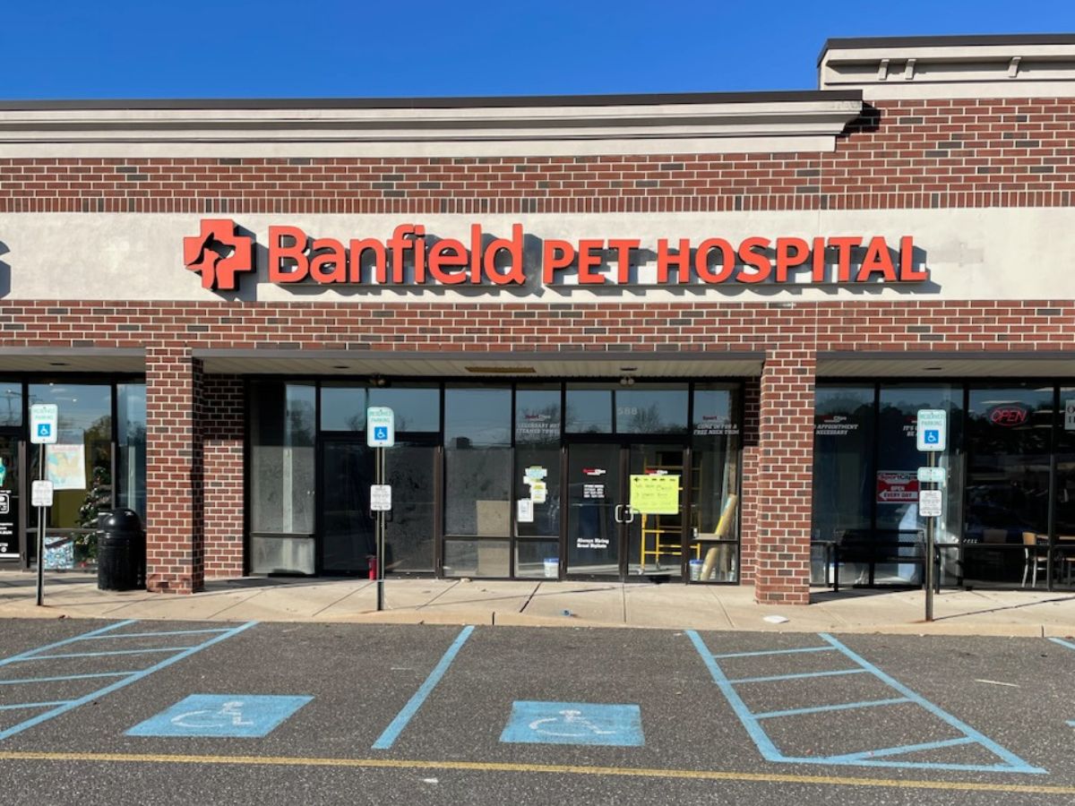 The Banfield - Brick FedEx Plaza front entrance