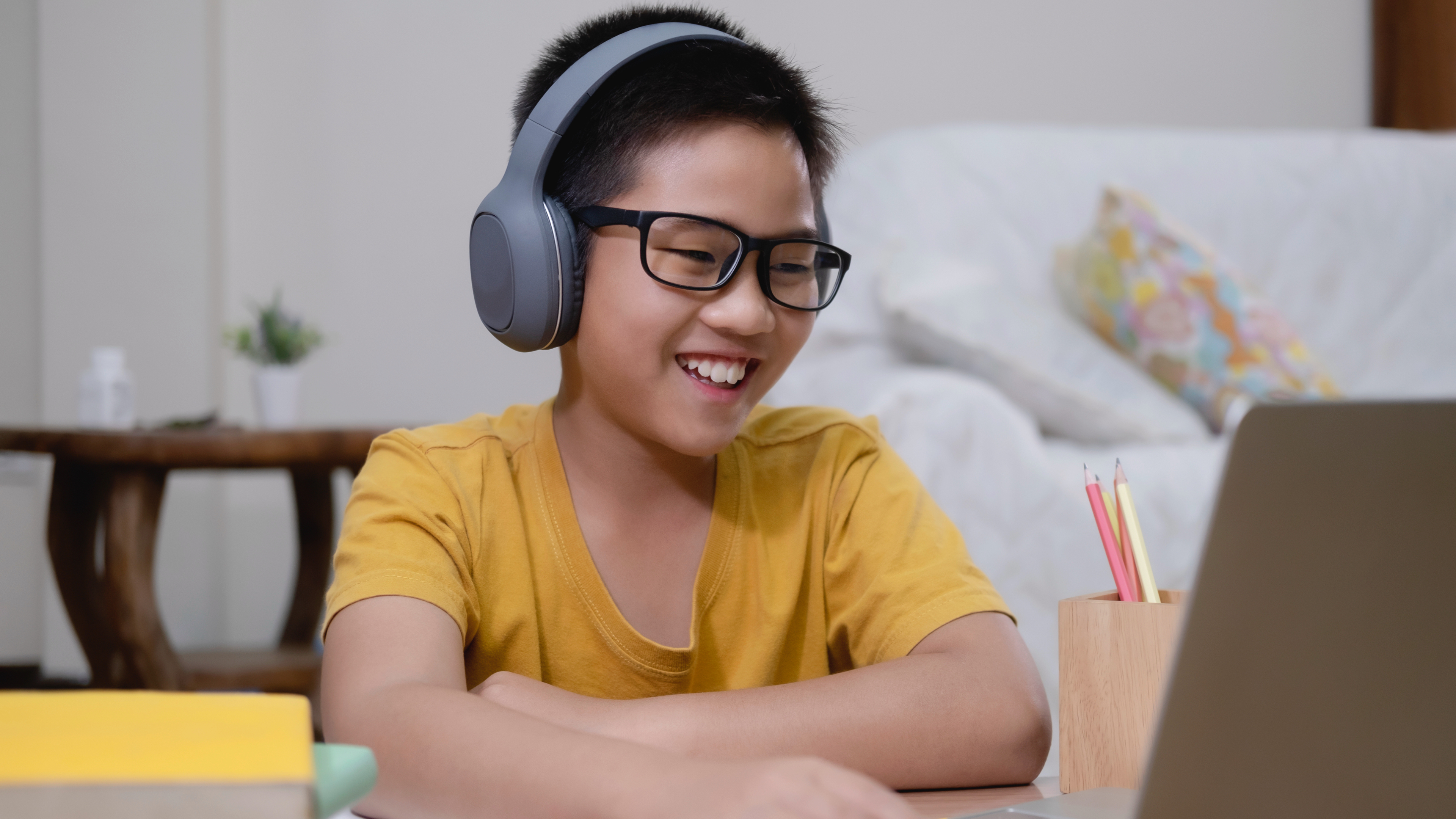 Kid using laptop