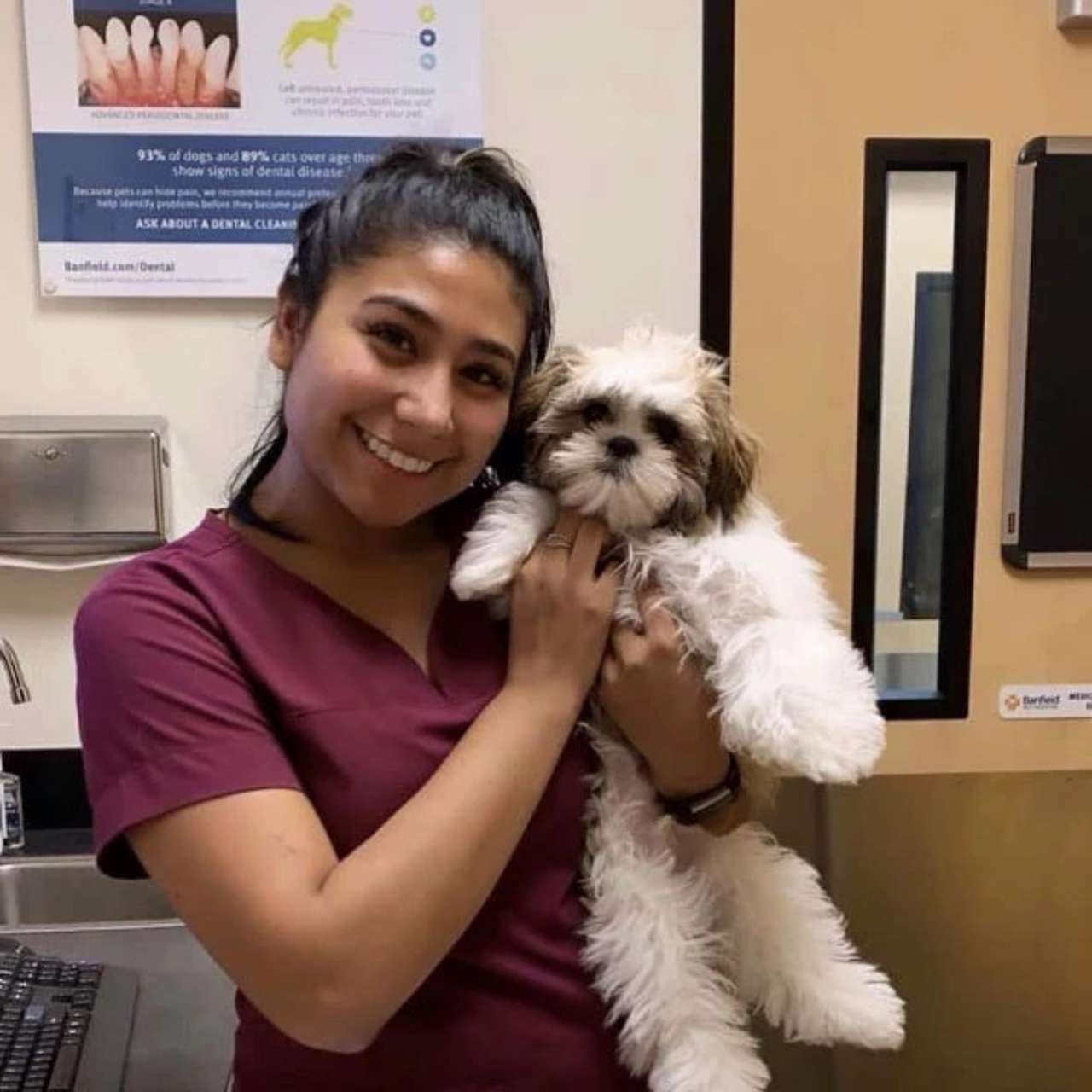 Profile picture of Yessenia Barbosa, Veterinary Assistant