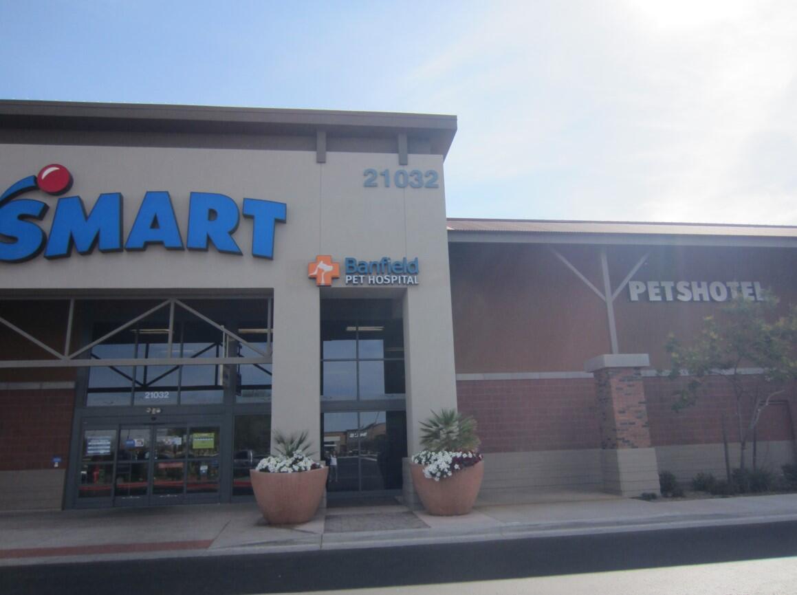 Banfield Pet Hospital: Queen Creek exterior