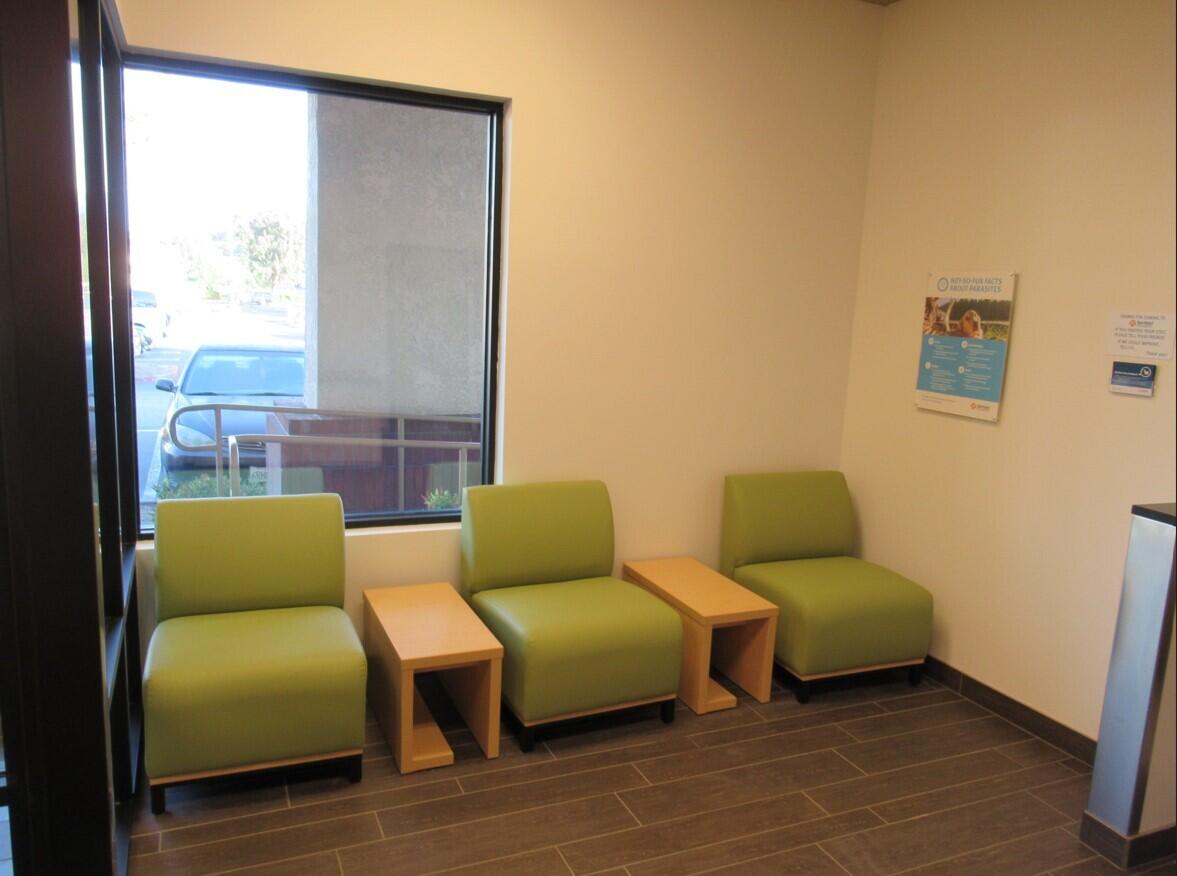 Banfield Pet Hospital: Temecula Town Center lobby