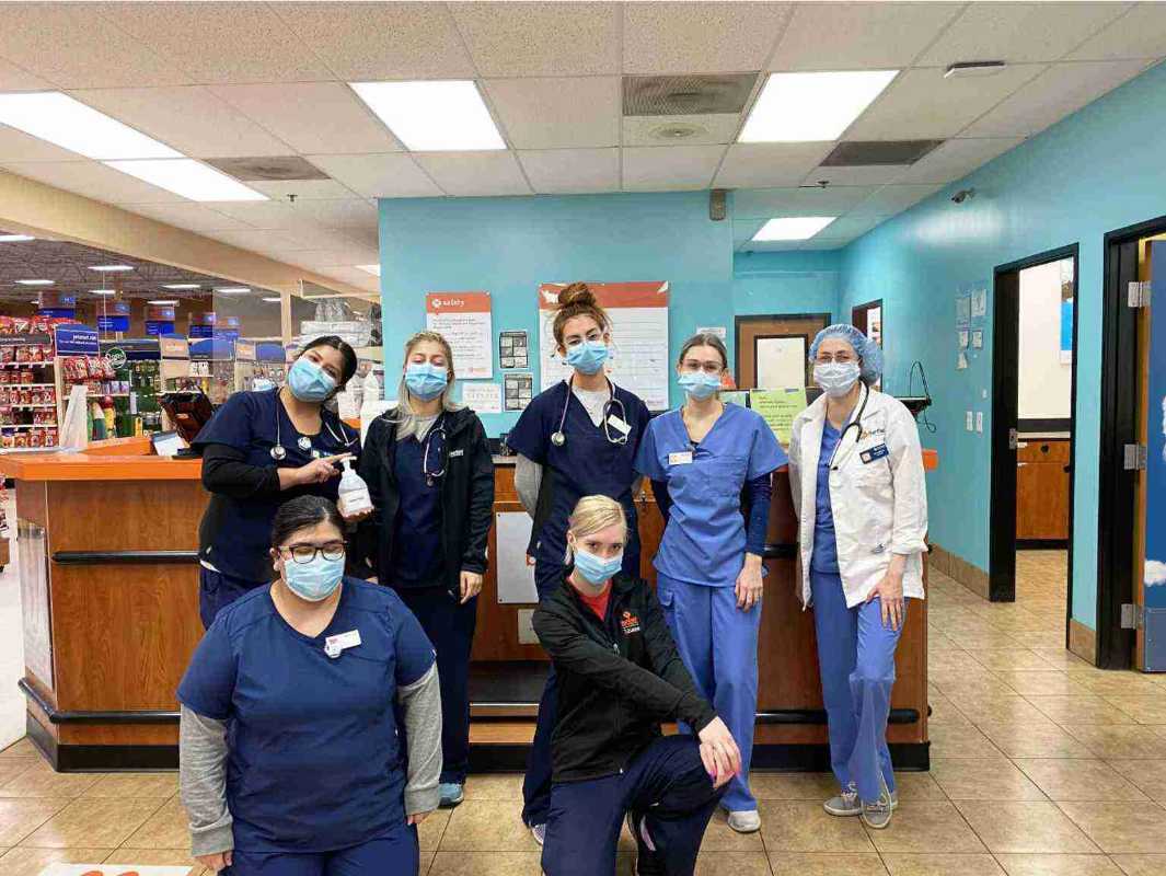 A group of Banfield Associates at the Banfield Pet Hospital