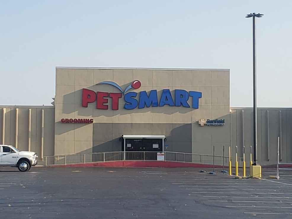 The hospital exterior of the Metairie, LA location