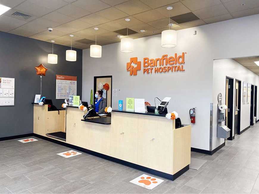 The front desk of the Banfield Pet Hospital, Memphis-Winchester, TN